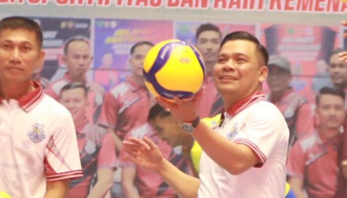 Warga Keluhkan Penjualan Tiket Turnamen Bola Voli Piala Wabup Pidie