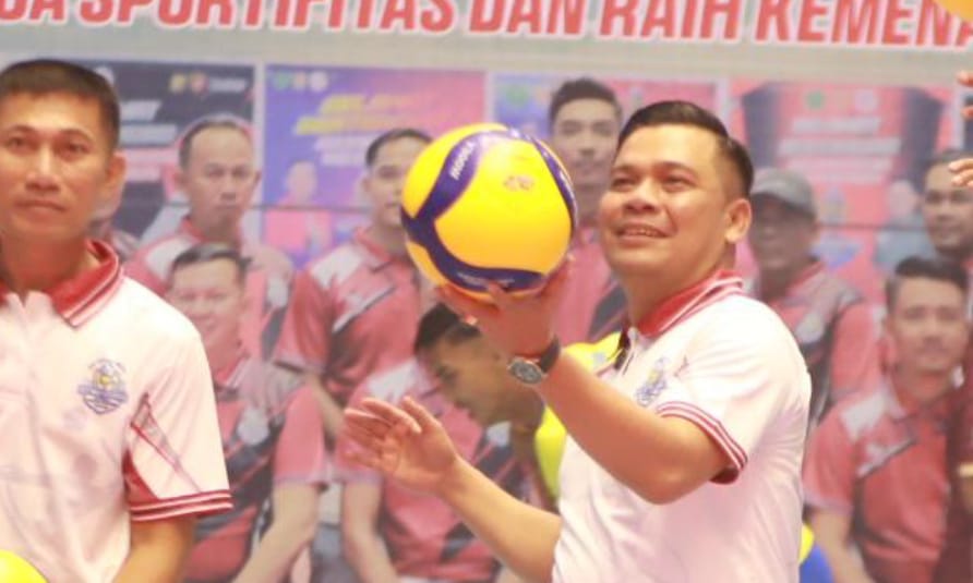 Warga Keluhkan Penjualan Tiket Turnamen Bola Voli Piala Wabup Pidie