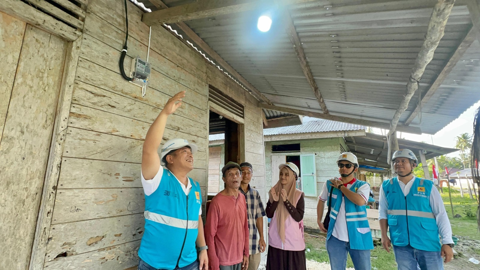 Kado HUT RI, 95 Keluarga Di Sumut Kini Miliki Akses Listrik Sendiri
