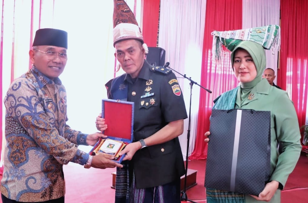 Bupati Simalungun Hadiri Acara Pisah Sambut Dandenpom I/1 Pematangsiantar