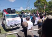 Ratusan Tenaga Honorer Demo Kantor Bupati Nisel