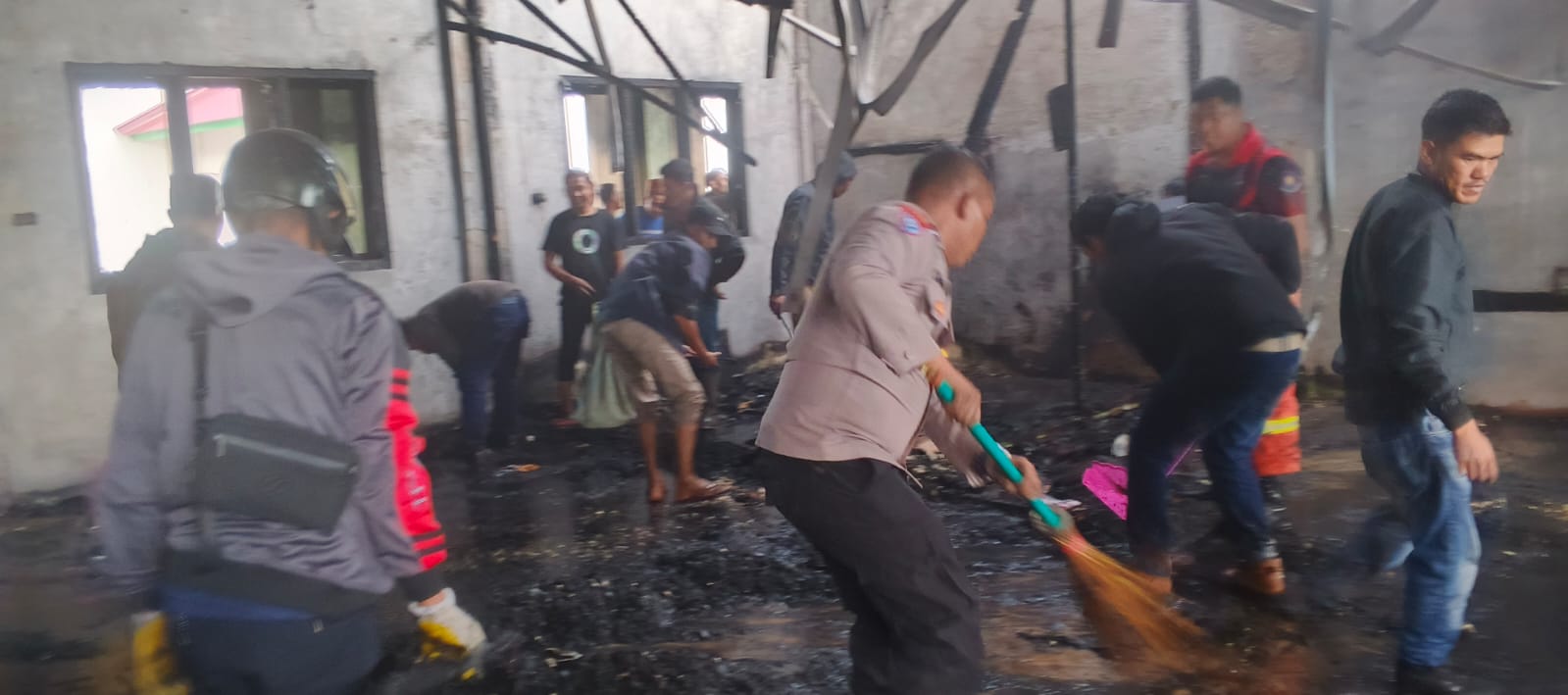 Api Hanguskan Dua Bilik Santri Di Pompes Madinatuddiniyah Kerugian Rp200 Juta
