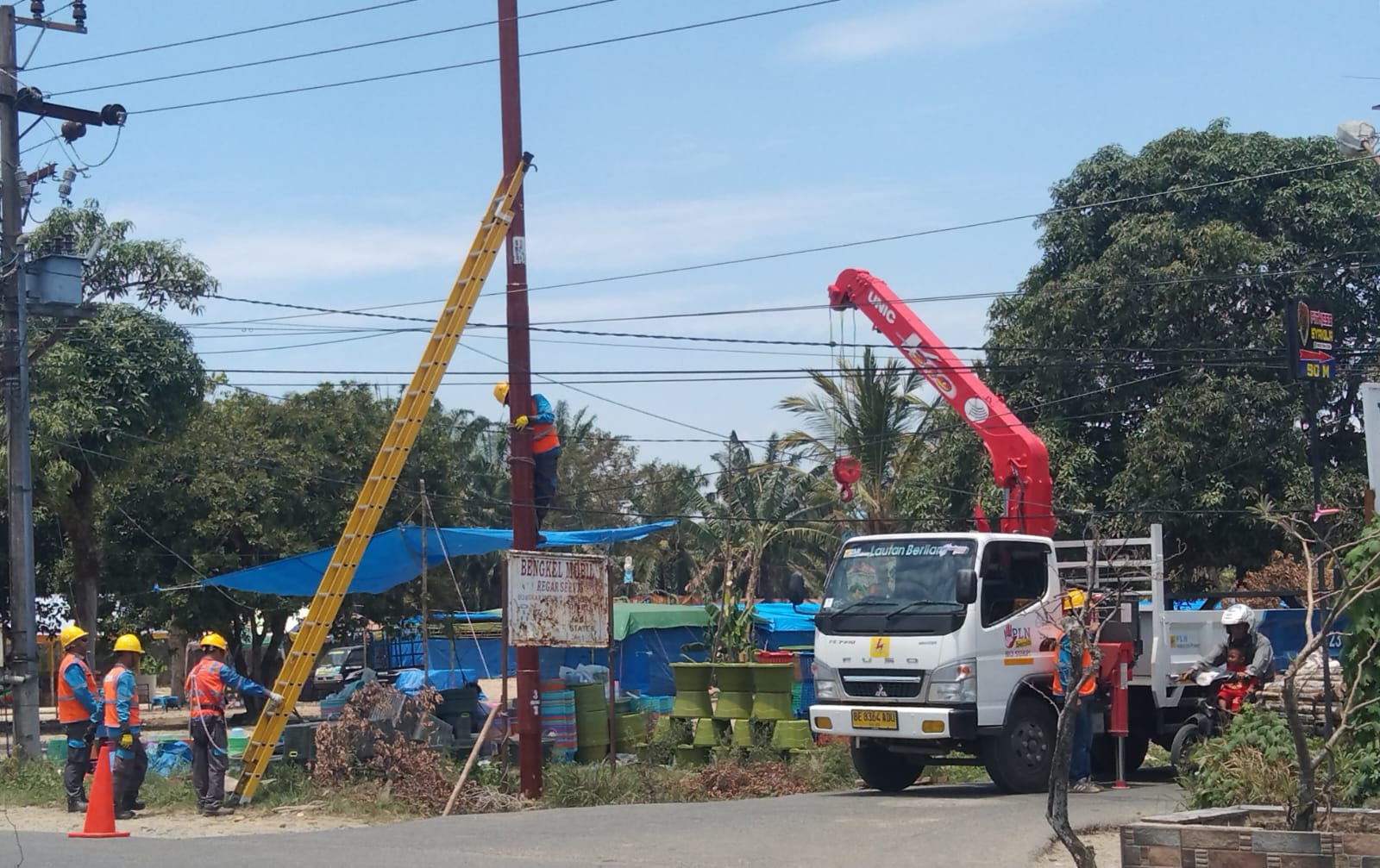 Perbaikan Jaringan, PLN ULP Sibuhuan Lakukan Pemadaman