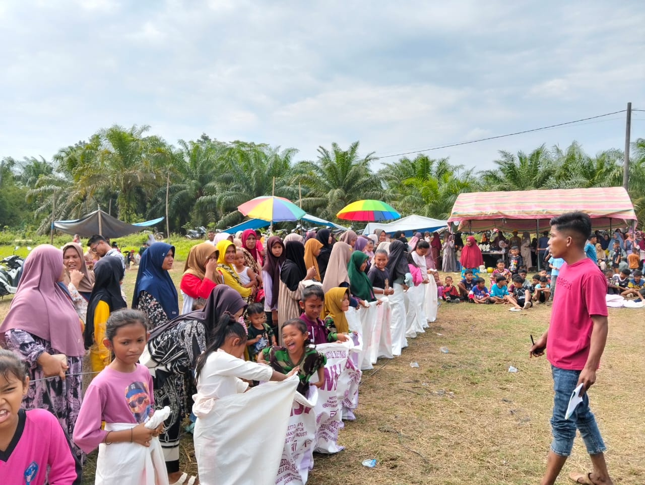 Warga Lingkar Tambang Meriahkan HUT RI