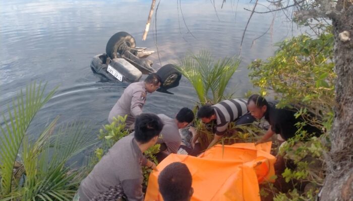 Mobil Tercebur Ke Sungai Di Tapteng, 3 Tewas