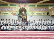 Siswa SMA Plus Al Azhar Malam Ibadah Di Masjid Rahmah Langsa