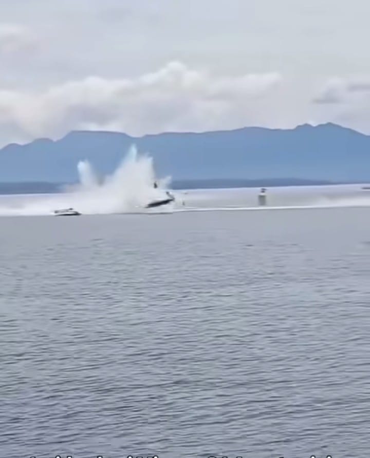 Tabrakan Hebat Warnai Awal GP F1 Powerboat Danau Toba 2025