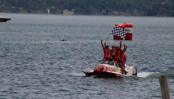 Rusty Wyatt Kembali Keluar Sebagai Juara GP F1 Powerboat Indonesia