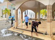 Rayakan Milad Ke-48, BKPRMI Aceh Timur Giatkan Bersih Masjid