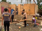 Sat Samapta Polres Simalungun Gercep Bantu Korban Angin Puting Beliung