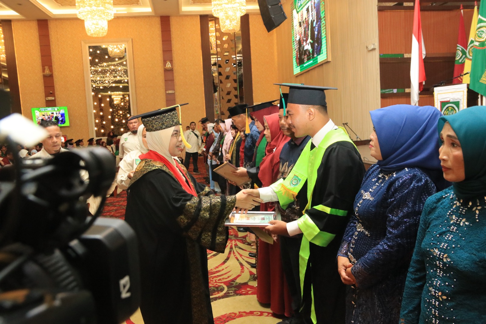 UISU Wisuda 1.085 Sarjana Baru