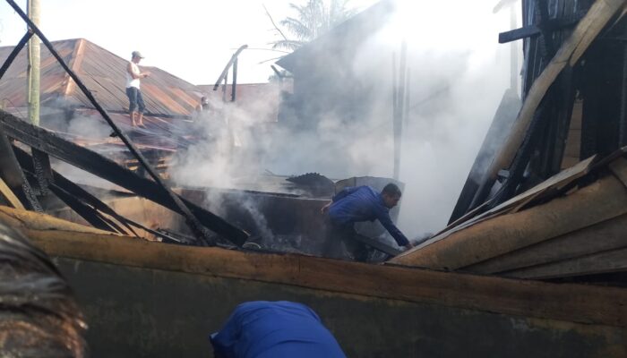 Rumah Semi Permanen Di Sibuhuan Ludes Terbakar, Kerugian Puluhan Juta Rupiah