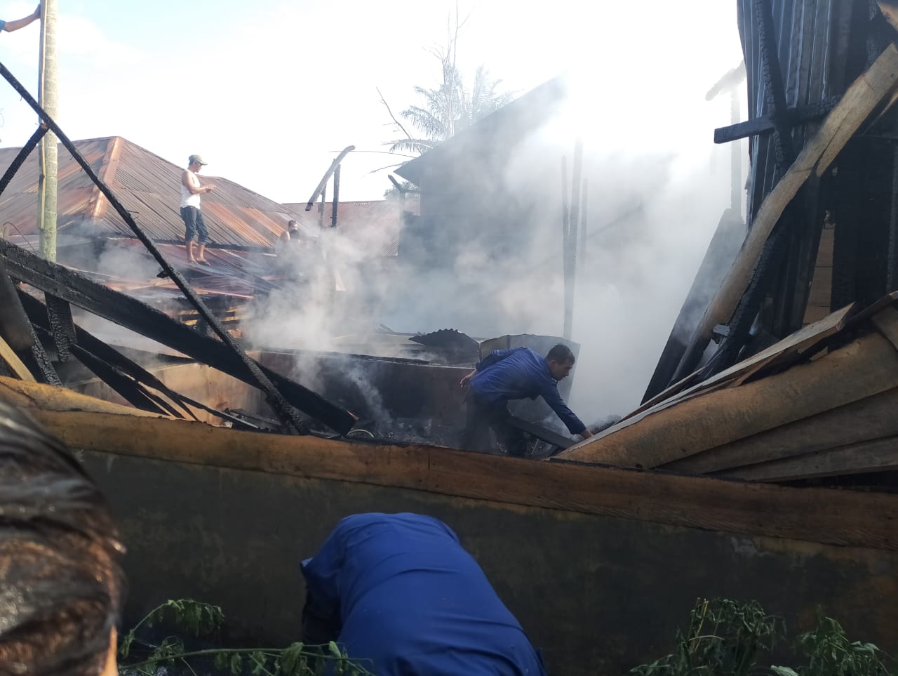 Rumah Semi Permanen Di Sibuhuan Ludes Terbakar, Kerugian Puluhan Juta Rupiah