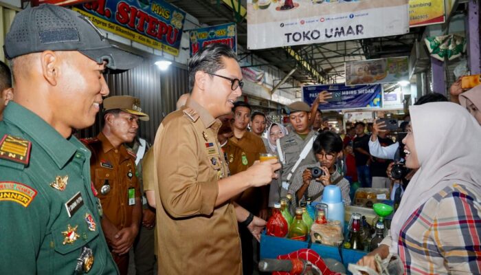 Segelas Jamu Di Ujung Peninjauan Rico Waas…