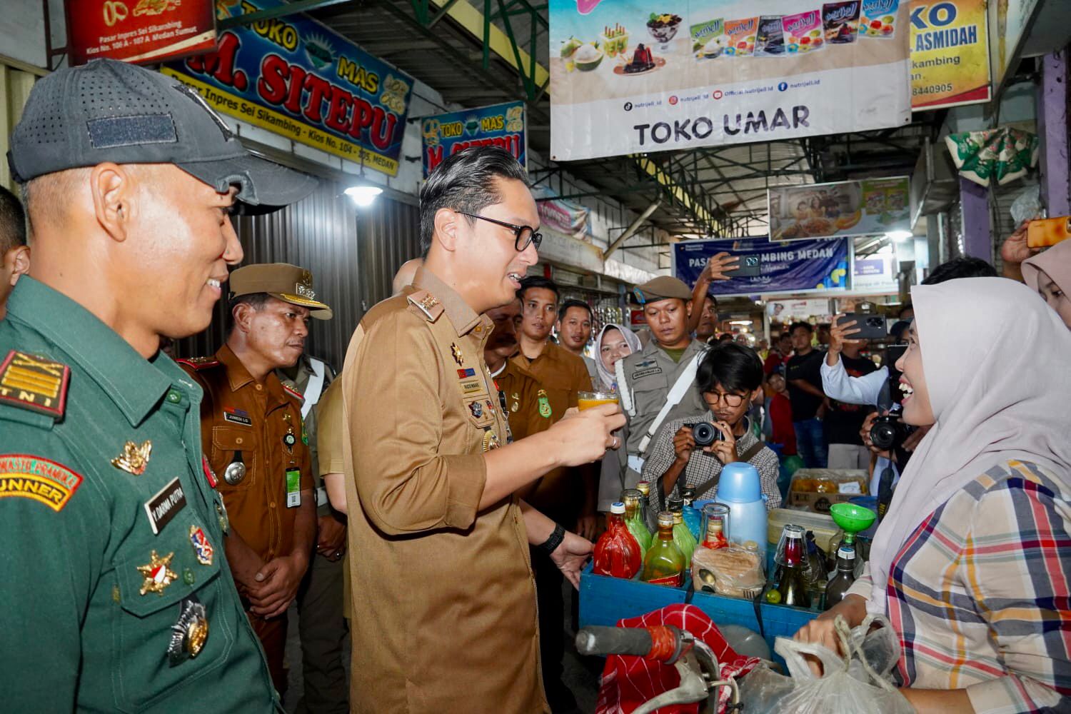 Segelas Jamu Di Ujung Peninjauan Rico Waas…