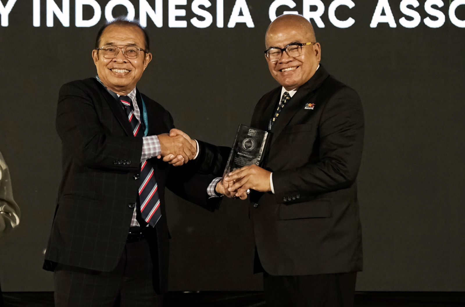Integritas Nyata Dalam Governansi, Amien Sunaryadi Dianugerahi GRC Lifetime Achievement Award 2025