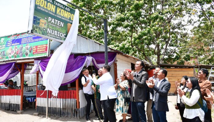 Bupati Samosir Resmikan Gudang Bolon Kompos
