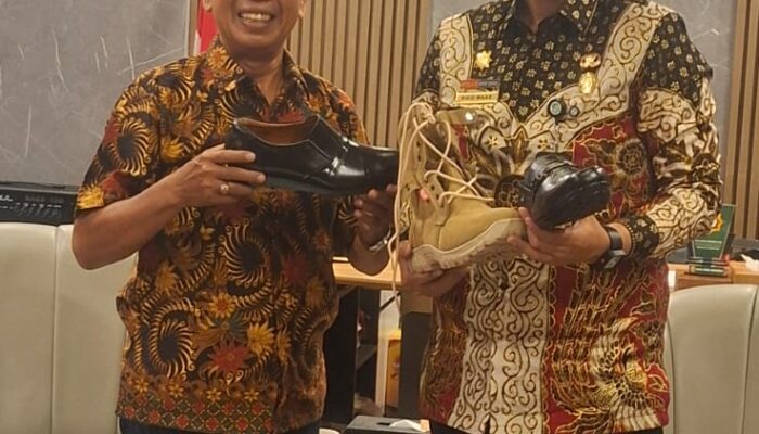 Pengusaha Sepatu Kulit Lokal Dapat Dukungan Penuh Dari Wali Kota Medan