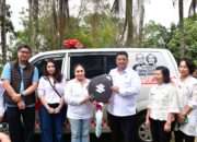 Keluarga Sabam Sirait-Sondang Sidabutar Berikan Ambulans Untuk Samosir