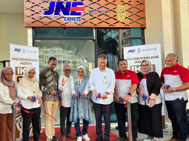 JNE Resmikan Sales Counter di IKN, Dukung Kota Hutan Berkelanjutan dengan Tanam 1.000 Pohon