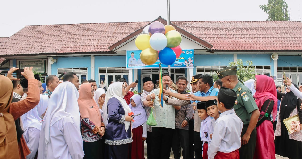 Bupati Agara Luncurkan Program Cek Kesehatan Gratis Untuk Siswa