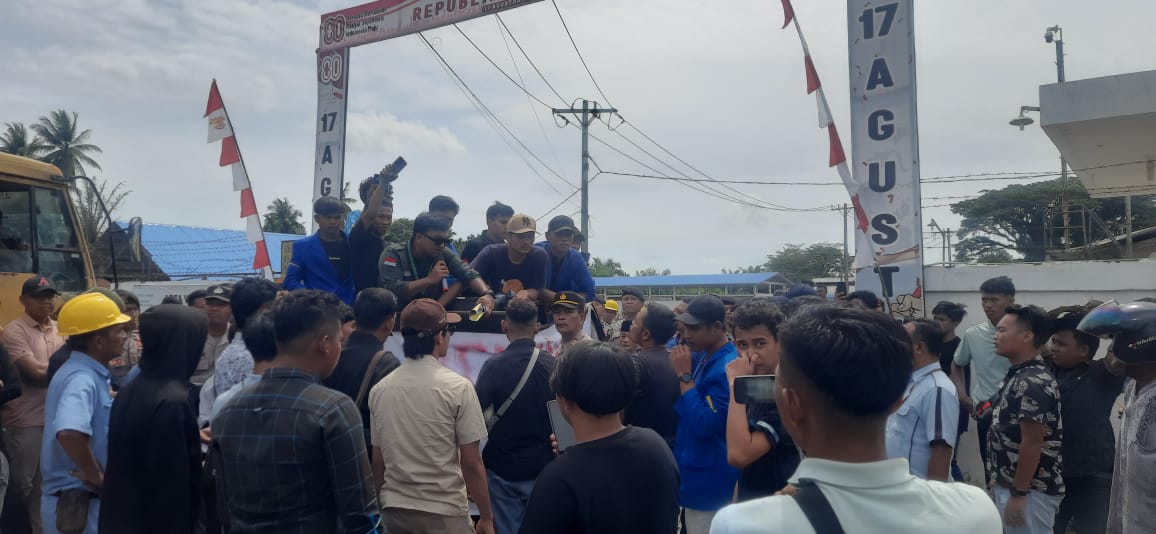 Dinilai Langgar Aturan, Mahasiswa Demo PT Socfindo