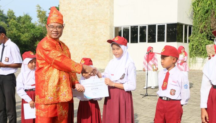 PLN Indonesia Power Pangkalansusu Beri Beasiswa Pada Momen Hari Kemerdekaan RI