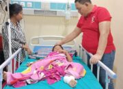 Orangtua Alfa Menangis Haru Anaknya Dibantu Dahnil Ginting Di RS Amri Tambunan