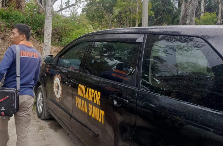 Tim Labfor Polda Sumut Olah TKP Terkait Penemuan Mayat Wanita Di Samosir