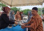Badan Pengelola Masjid Agung Sultan Thaf Sinar Basarsyah Berbagi Pada Jumat Barokah