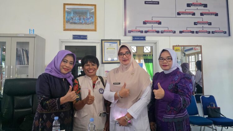 USU Edukasi Kesehatan Reproduksi Dan Regulasi Emosi Untuk Cegah Perilaku Berisiko Pada Remaja Tebing Tinggi