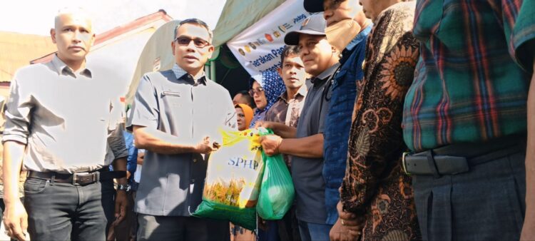 Pemkab Pidie Gelar Gerakan Pangan Murah Di Kantor Camat Peukan Baro