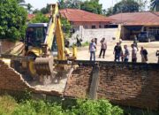 Pertamina EP Akhirnya Eksekusi Pagar Beton Milik Warga Yang Berada Di Area Trunk Line