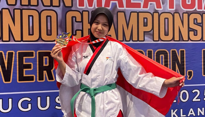 Raih Medali Emas Taekwondo Di Malaysia, Siswa SMA Harapan 3 Kembali Raih Prestasi Internasional