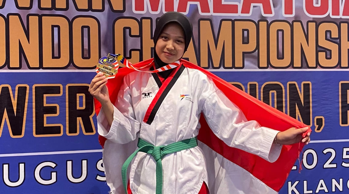 Raih Medali Emas Taekwondo Di Malaysia, Siswa SMA Harapan 3 Kembali Raih Prestasi Internasional