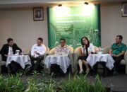 Kepala Dinas Perpustakaan dan Arsip Provinsi Sumut, Desni Maharani Saragih saat menyampaikan materi dalam Focus Group Discussion (FGD) Peningkatan Literasi dan Numerasi Sumatera Utara, bersama Jurnalis Media Mitra Tanoto Foundation di Medan, Rabu (27/8/2025).