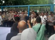 5.000 Ton Besi Pipa Ditahan, Warga Papua Demo Kantor Pelindo Regional 1