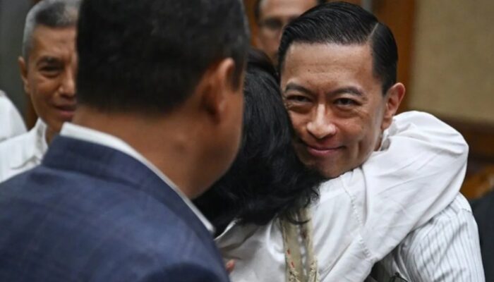 Tom Lembong Dan Hasto Resmi Bebas