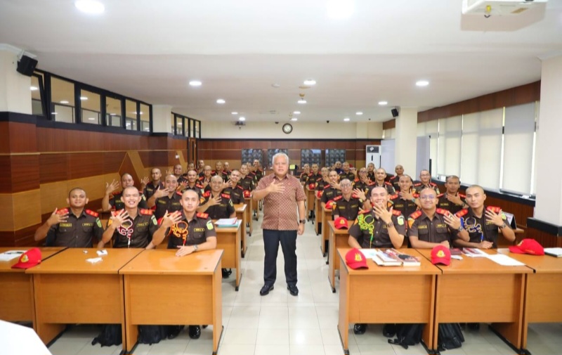 Kajatisu Harli Siregar Berikan Pembekalan Siswa PPPJ Kejaksaan RI