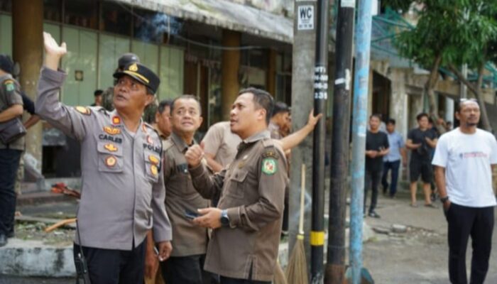 Sambut HUT Ke-80 RI, PUD Pasar Kolaborasi Gelar Gotong Royong Di Pasar Petisah