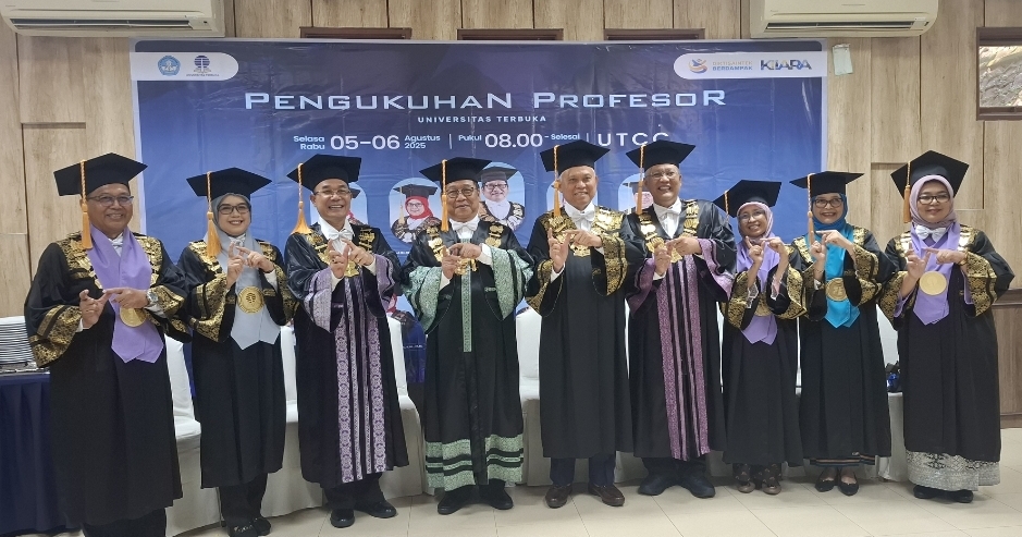 UT Kukuhkan 10 Guru Besar Baru, Perkuat Kontribusi Lintas Disiplin