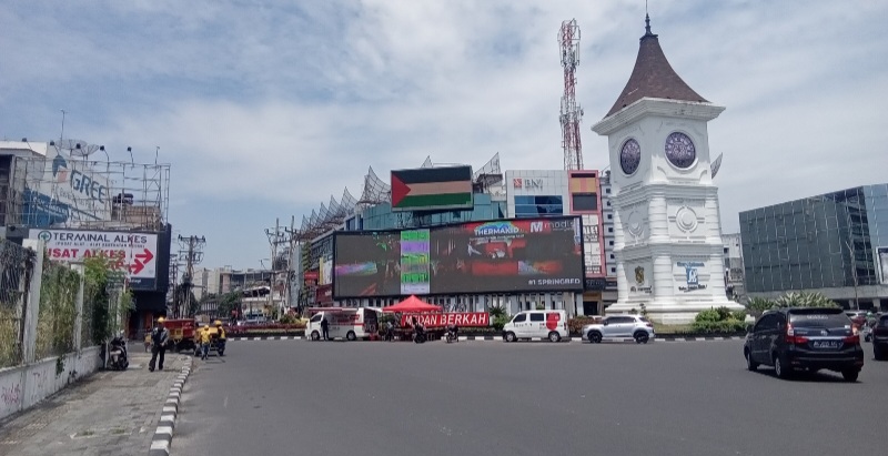 Bongkar Billboard Di Zona Larangan Dan Taman Di Medan