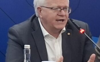 Bicara di KSTI 2025, Peraih Nobel Fisika Brian Schmidt Dorong Indonesia Bangun Ekosistem Riset Terpadu