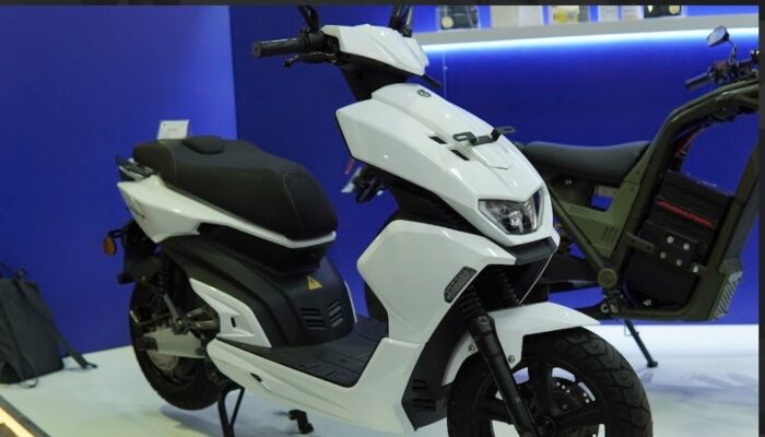 Kolaborasi Mahasiswa dan Industri, ITS Tampilkan Sepeda Motor Listrik Generasi Kedua EVITS di KSTI 2025