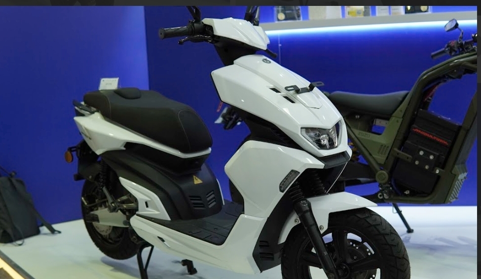 Kolaborasi Mahasiswa dan Industri, ITS Tampilkan Sepeda Motor Listrik Generasi Kedua EVITS di KSTI 2025