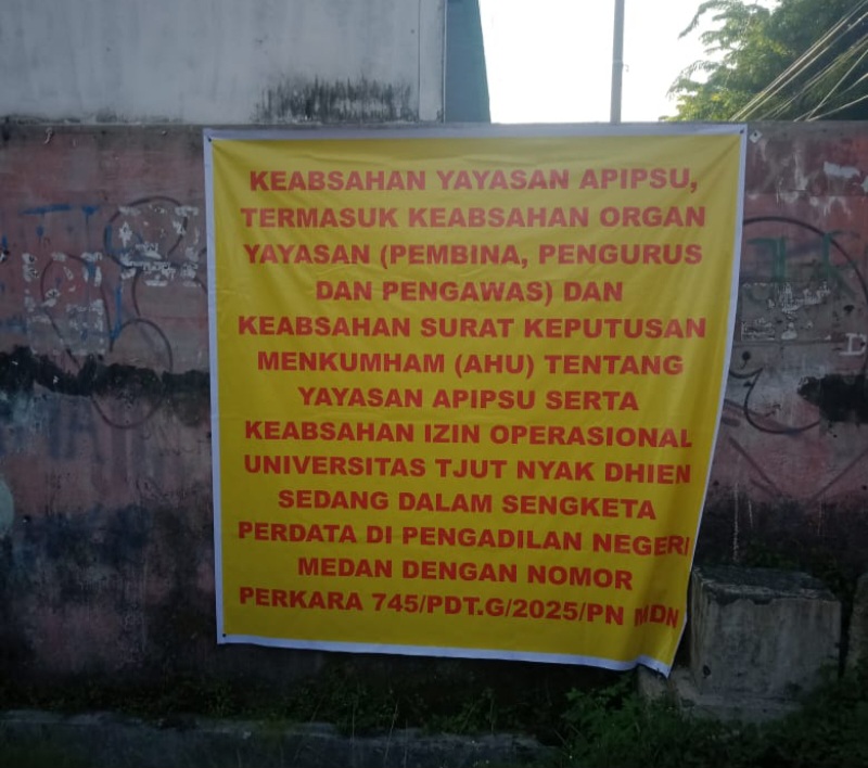 Konflik Yayasan Apipsu Kembali Memanas, Puluhan Spanduk Terkait Sengketa Bertebaran Di Seputar Kampus