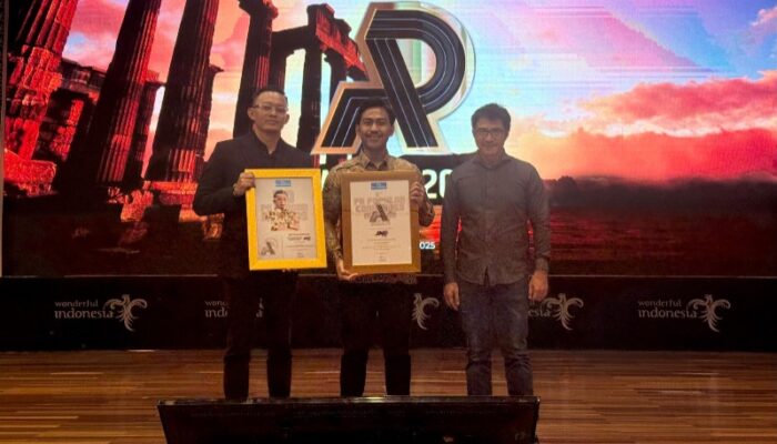 JNE Raih Dua Penghargaan Bergengsi Di Indonesia Public Relations Summit 2025