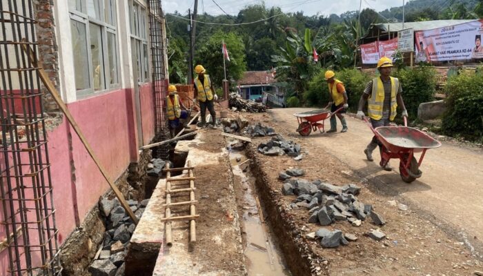 Dapat Bantuan Infrastruktur Pendidikan dari Presiden, Murid SDN Cimahpar 5 Kota Bogor Tak Lagi Sekolah Sistem ‘Shift’