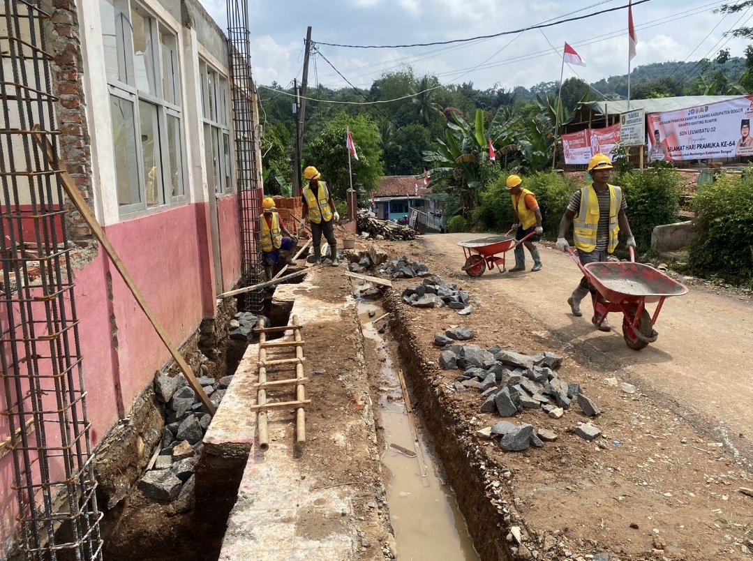 Dapat Bantuan Infrastruktur Pendidikan dari Presiden, Murid SDN Cimahpar 5 Kota Bogor Tak Lagi Sekolah Sistem ‘Shift’