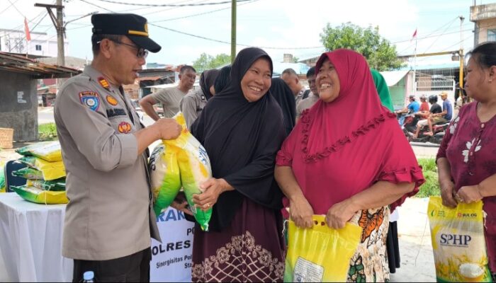 Warga Belawan Antusias Dapatkan Beras Murah Di Arena Gerakan Pangan Murah